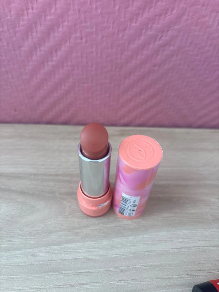 Rouge à lèvre - photo numéro 3