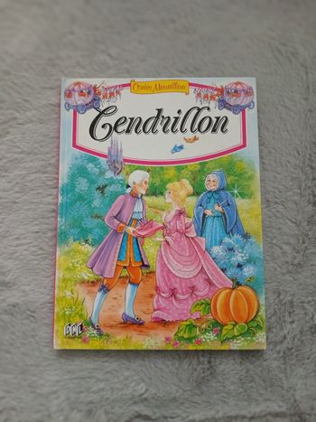 Livre Enfant "Cendrillon" - Collection Contes Merveilleux