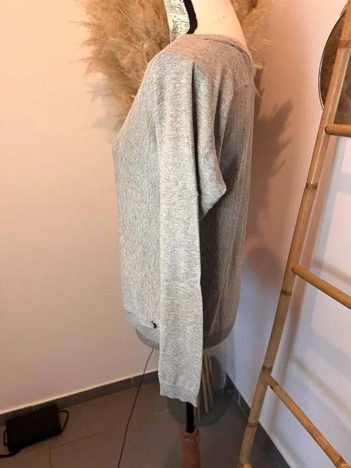 Pull gris - photo numéro 4