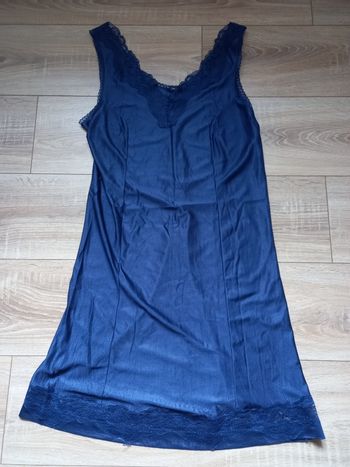 Fond de robe combinaison marine taille 42