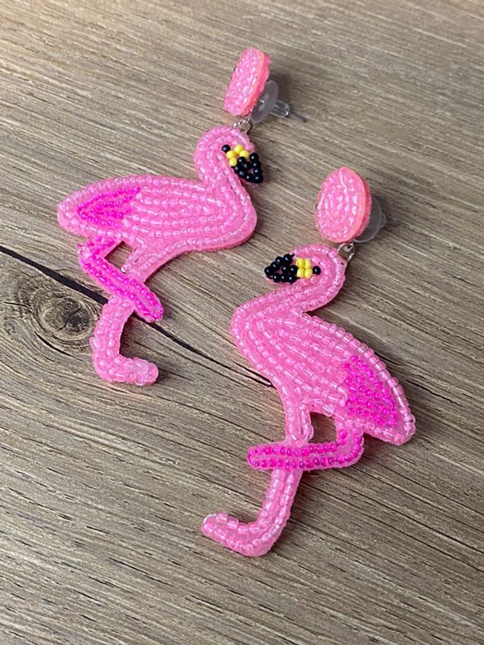 Paire de boucles d’oreille flamand roses perles - photo numéro 3