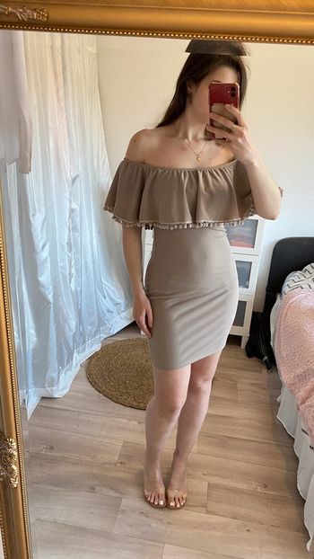 Robe Taupe col bateau