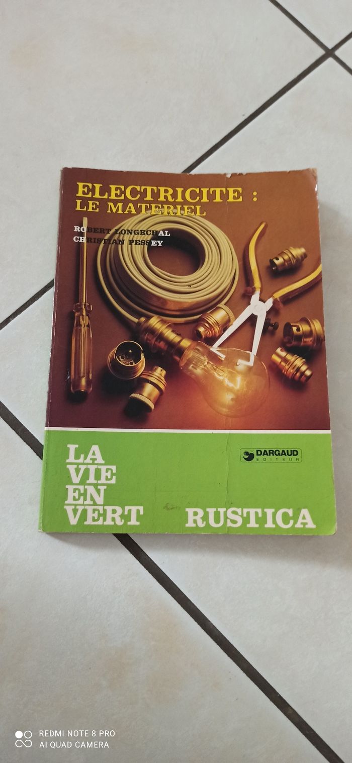 Livre électricité le matériel