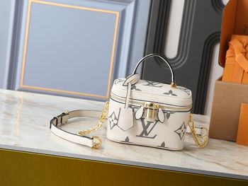 Chaṇel  Vanity   M45598