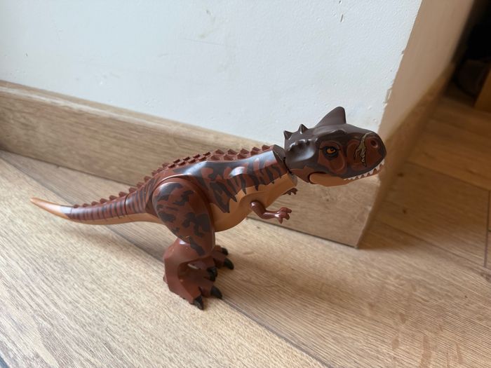 Dinosaure carnotosaurus jurassic world lego