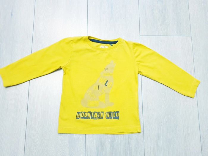 Maillot manche longue moutarde. Garçon 2 ans. Marque Meme pas peur