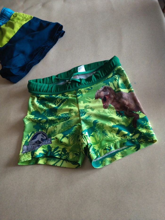 2 shorts de bain - photo numéro 2