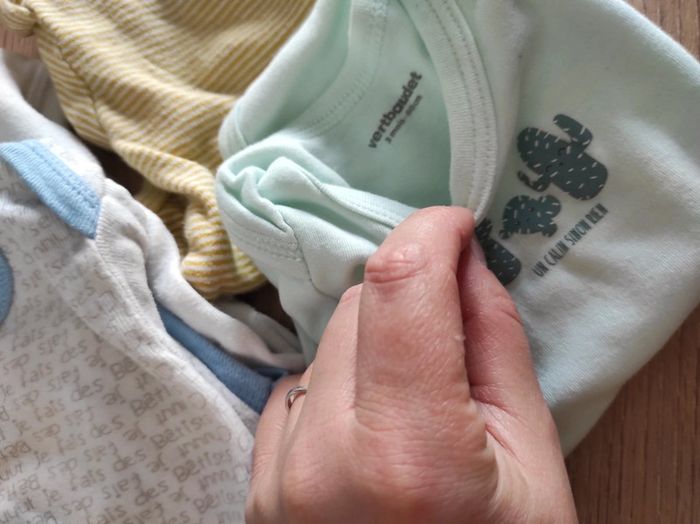 Lot de 4 bodies manches courtes 3 mois - photo numéro 2