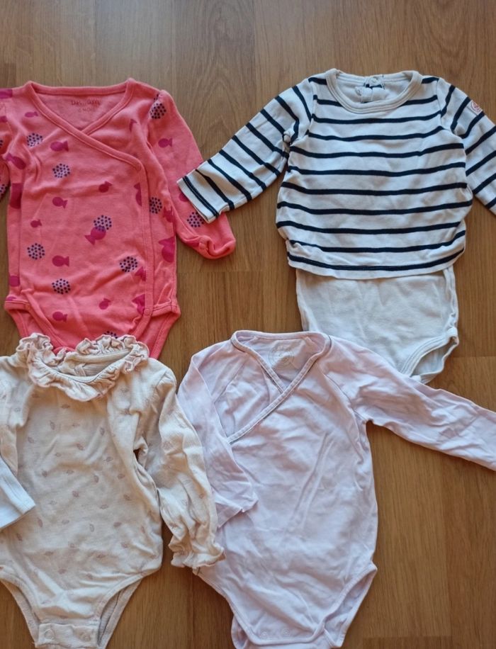 Lot de bodies 6 mois - photo numéro 3