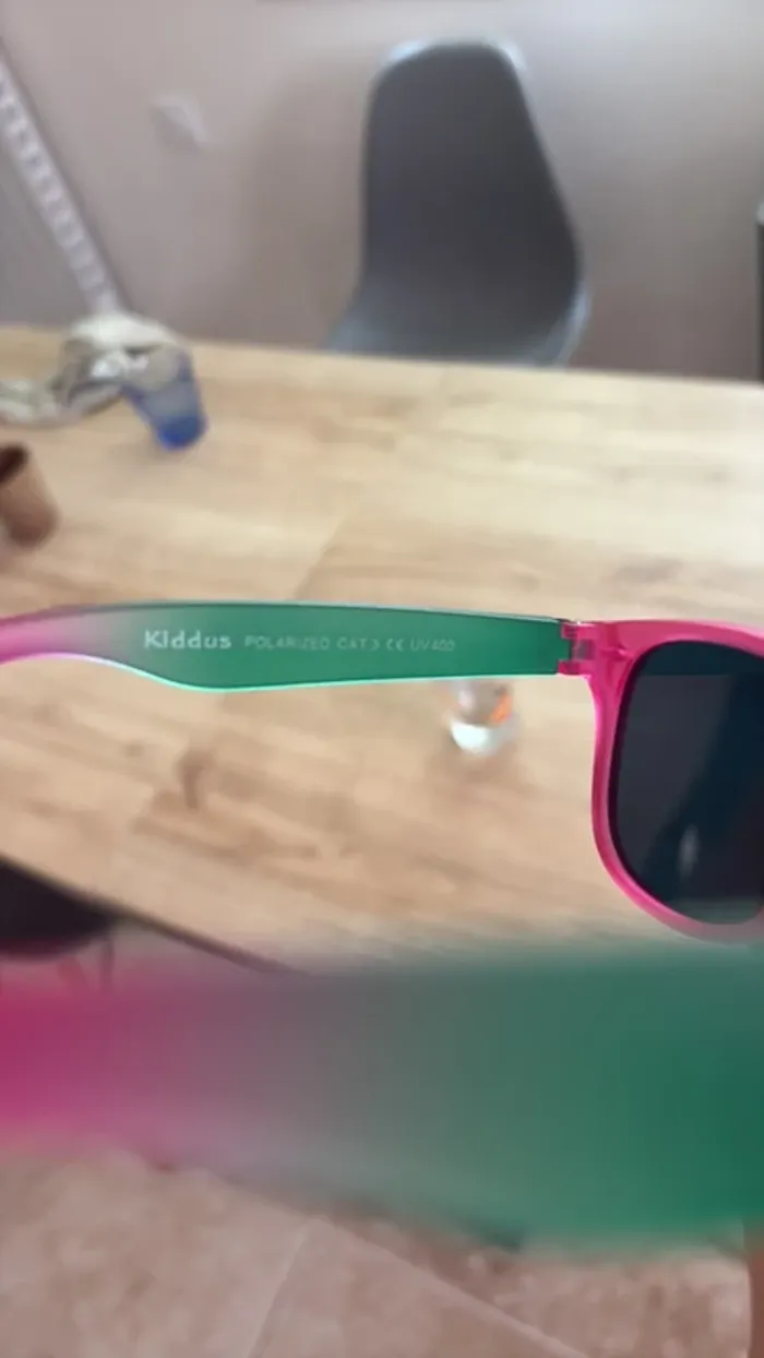 Lunettes de soleil Kiddus UV400 taille 4/6 ans - photo numéro 3