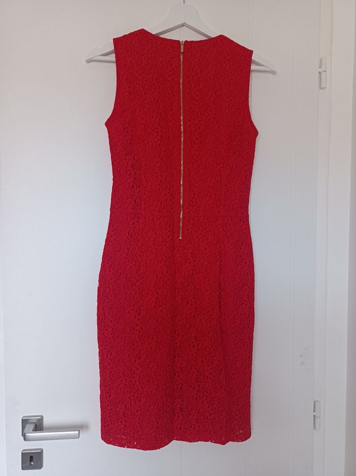 Robe dentelle rouge - photo numéro 2