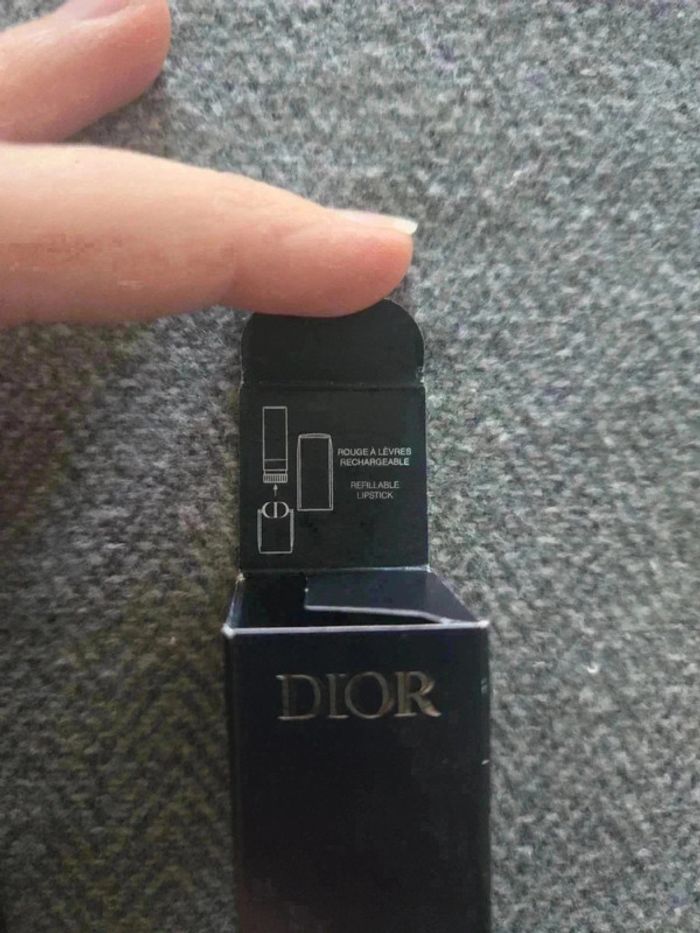 Rouge à lèvres dior rouge zinnia 743 - photo numéro 3