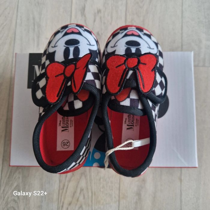 Chaussons Minnie NEUFS - photo numéro 4