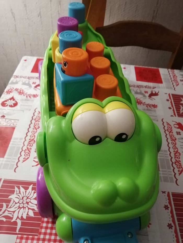 Vend crocodile jeu de forme très bonne état - photo numéro 2