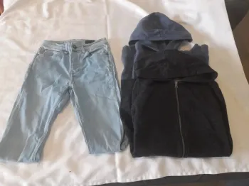 Lot jean skinny taille 34 gilet zippée capuche taille S pull capuche taille S ado