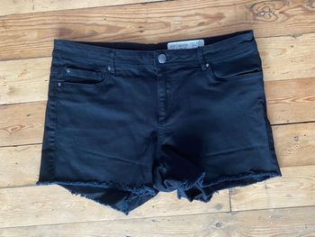 Short noir 42/44 Esmara état neuf