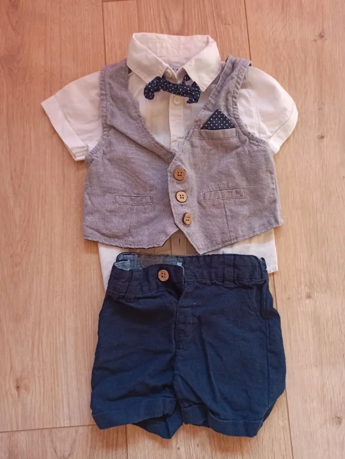 Costume bébé avec noeud papillon - photo numéro 2