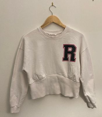 sweat ample et court avec lettre R