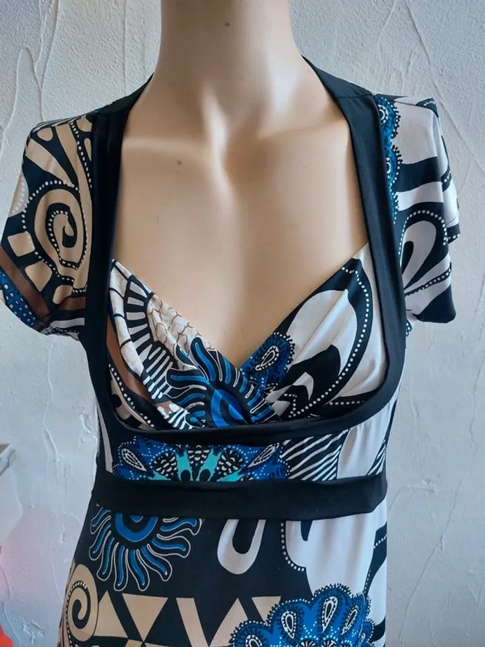 Robe légère imprimé graphique décolleté drapé – Taille 2 - photo numéro 2