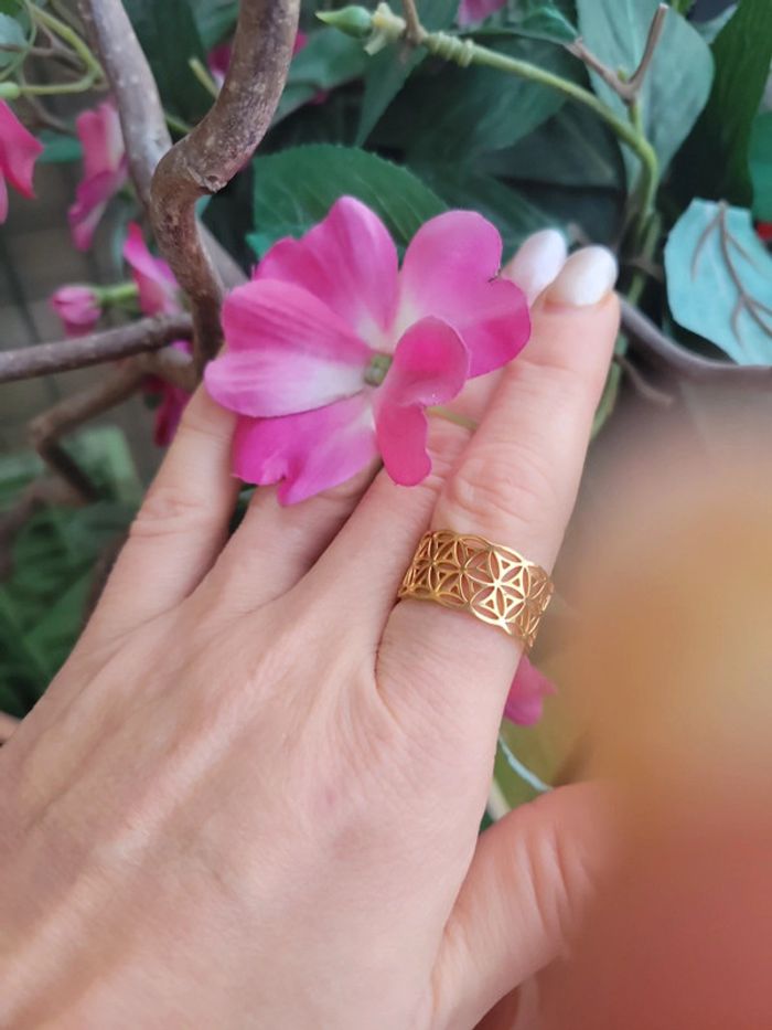 Bague ajustable fleur de lys - photo numéro 3
