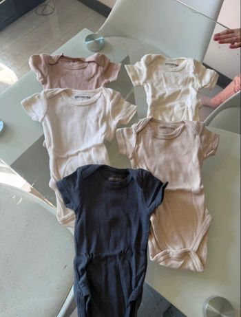 Lot de 5 bodies manche courte 1 mois 