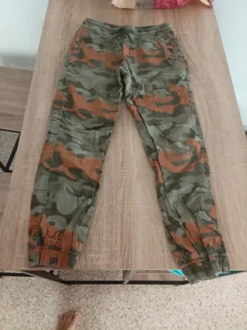 🌹pantalon 10 ans kiabi🌹