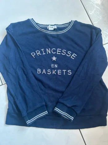 Pull léger princesse en baskets