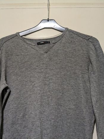 Pull fin col V Celio. Taille M