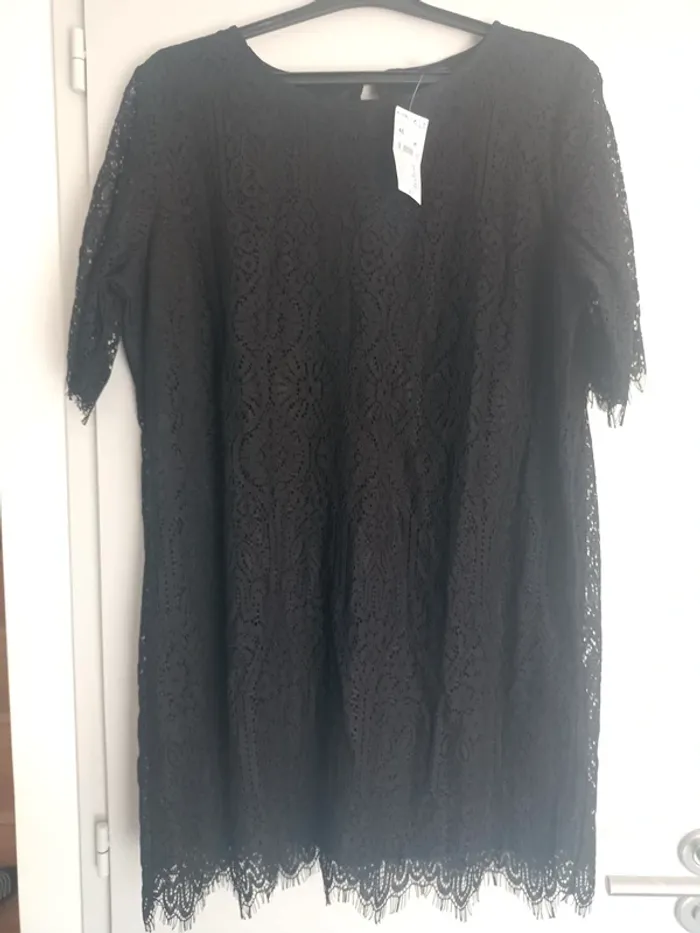 Robe dentelle taille 46 neuve - photo numéro 4