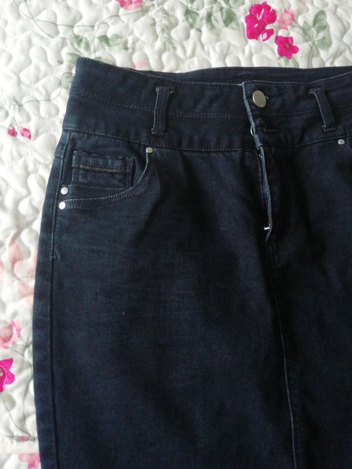 Jupe droite en jean - photo numéro 2