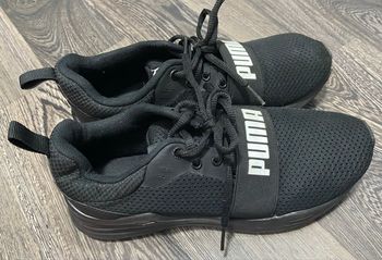 Paire de basket puma noir blanche bon état taille 36