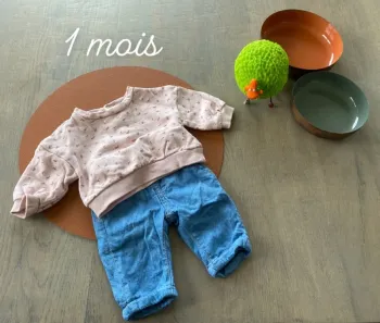 Ensemble 1 mois Kiabi jean et rose