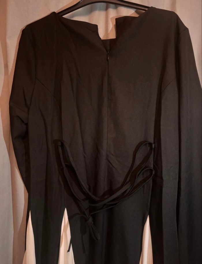 Robe noir et blanche neuve parfaite pour de belles occasions - photo numéro 2