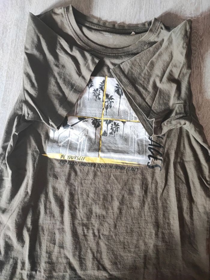 T shirt yigga 146/152 en excellent état - photo numéro 2