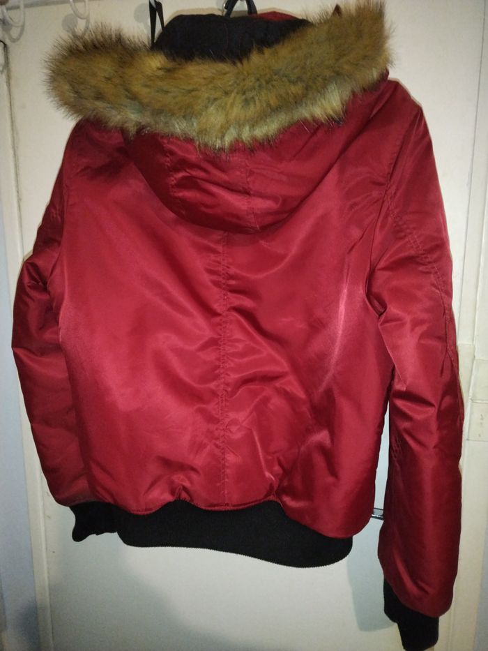 veste chaude rouge avec capuche en tres bon etat - photo numéro 2