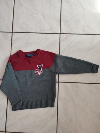 Pull ycc collection 3 ans très bon état
