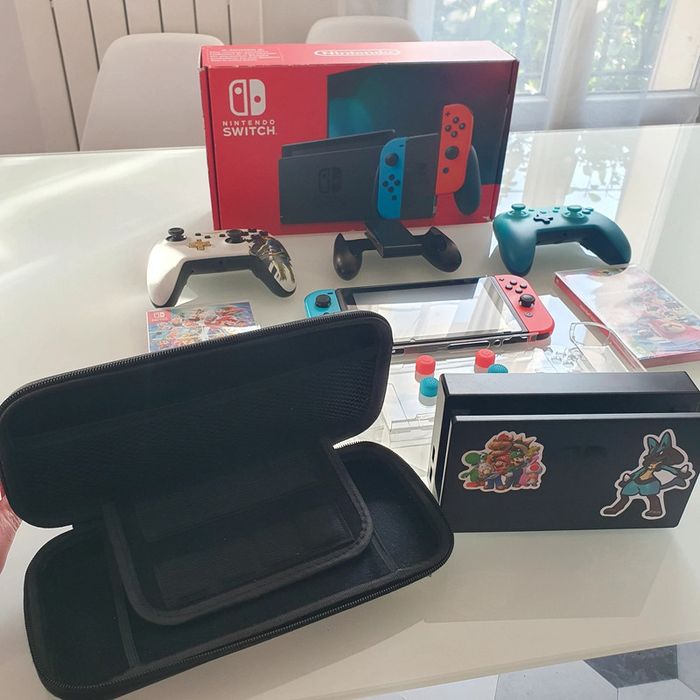 Switch complète + 2 jeux + 2 manettes - photo numéro 14