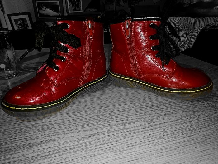 Bottines filles rouges vernies style.doc martens - photo numéro 2
