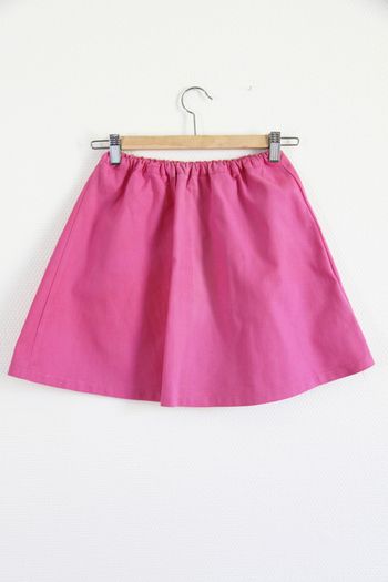 Vintage hongrois, adorable petite jupe patineuse rose - accident de décoloration