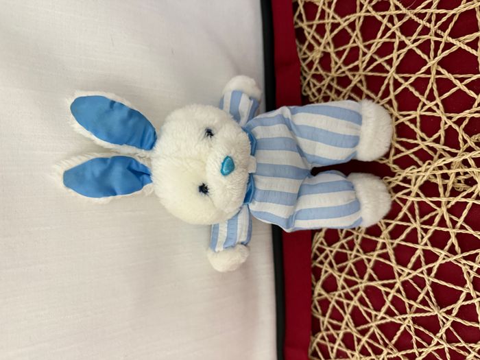 PAMPERS DOUDOU PELUCHE LAPIN RAYE VINTAGE BLANC ET BLEU