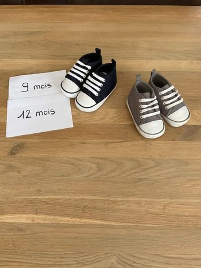 Lot 2 paires de chaussures 9/12 mois