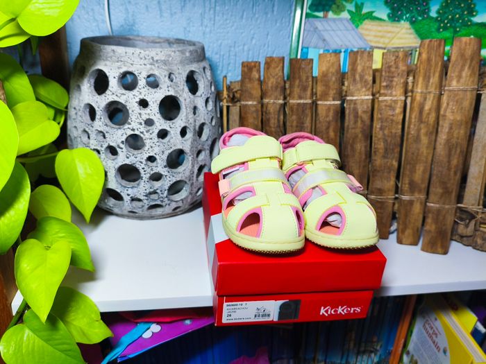 Chaussures sandales kickers 26 jaune pâle et rose - photo numéro 3