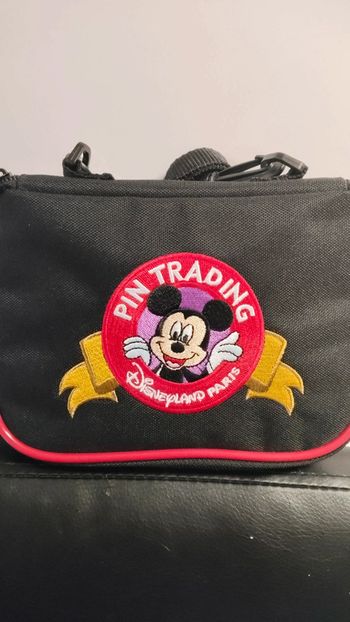 Sac pins trading disney