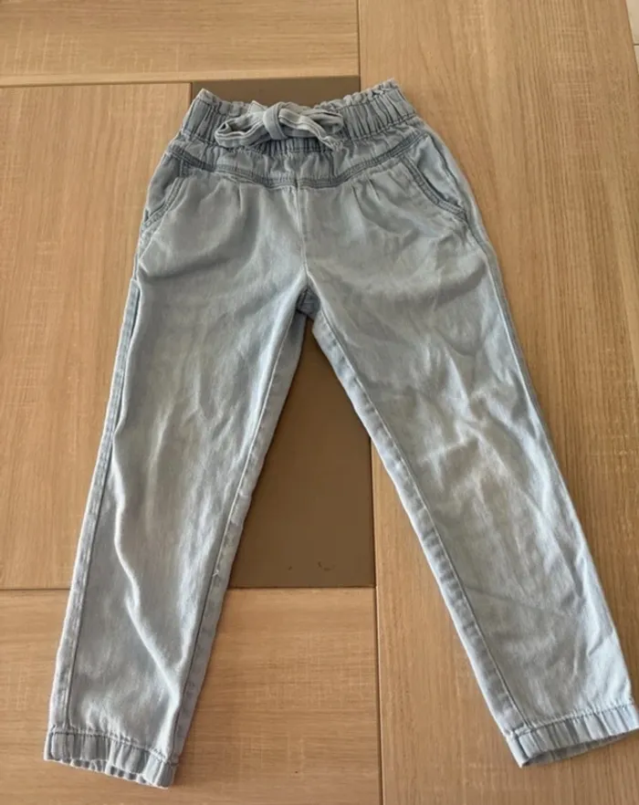 Jean tape à l’œil