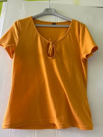 T-shirt jaune moutarde