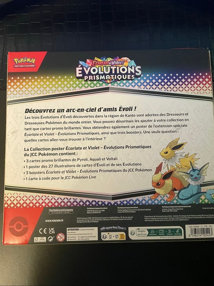 Pokémon coffret poster évolution prismatique 8.5 - photo numéro 2