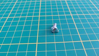 Axe de roue abimé pièce miniature Bburago Burago Ferrari 250 Testa Rossa 1957 1/18 1/18e #C19