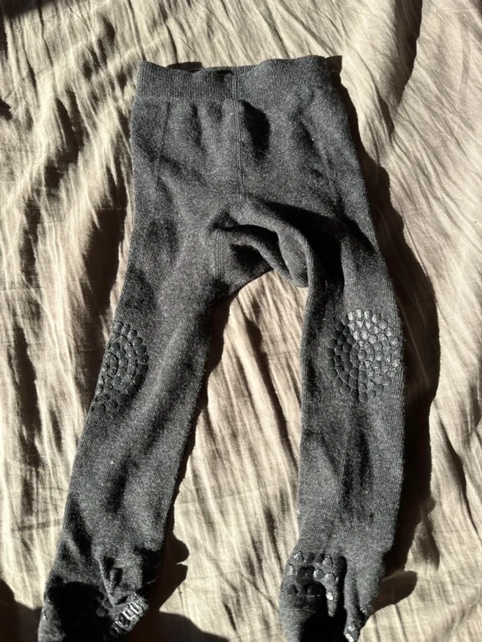 Collants neufs anti dérapant 6/12m