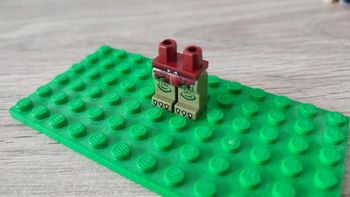 Hanches et jambes vert olive ceinture tressée 6102127 pièce détachée Lego #C06