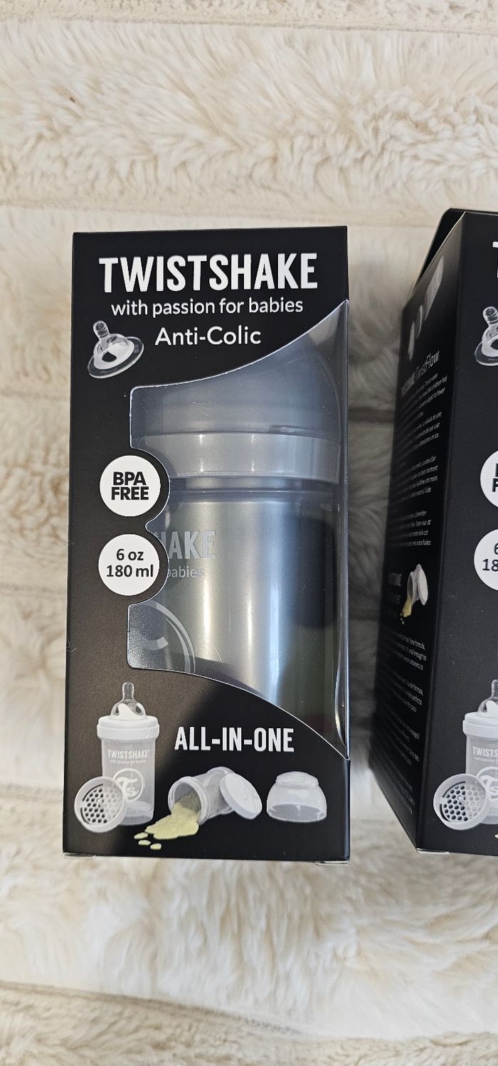 Lot de 2 biberons anticoliques Twistshake Neufs - photo numéro 2